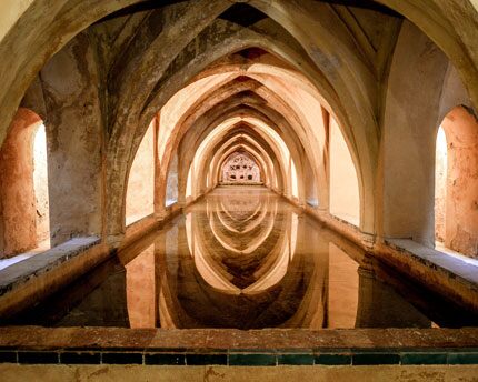 Aire de Sevilla: ¿Qué esconden las paredes de estos baños árabes? - El blog  de Aladinia