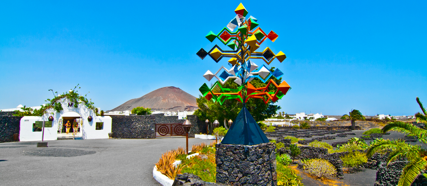 El Parque Marítimo César Manrique, un oasis a la orilla del Atlántico