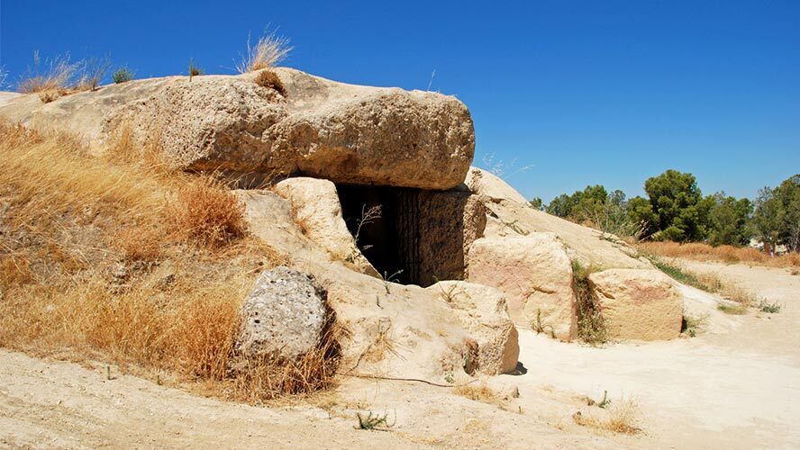 dolmen-de-menga_antequera