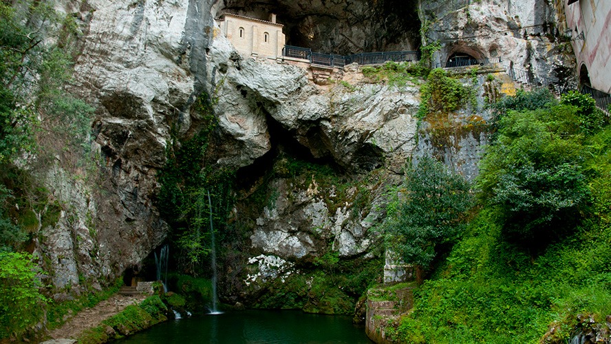 Santuario de la Virgen de Covadonga