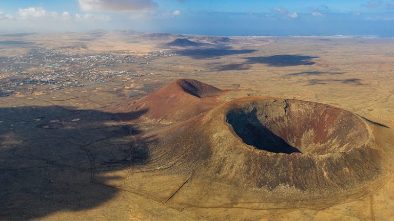 Ascend the Calderón Hondo volcano — a fantastic experience