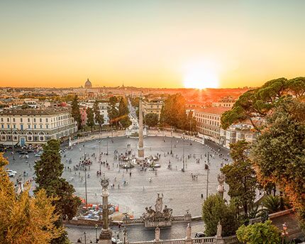 Piazza del Popolo: admire its churches and hunt for ghosts