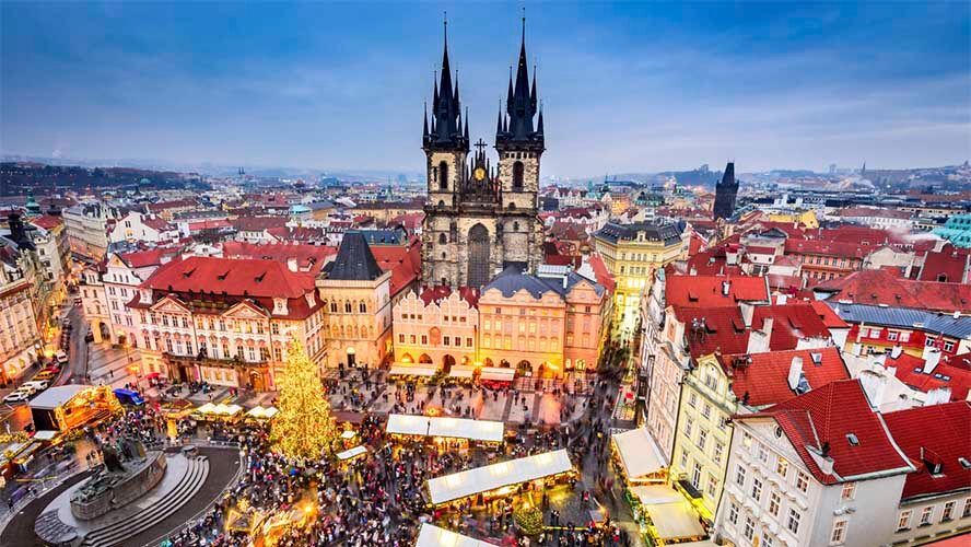 Navidad en la Plaza de la Ciudad Vieja de Praga