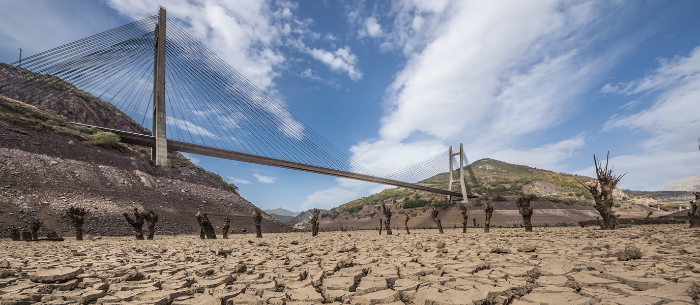 Embalse de la Luna, un auténtico mar entre montañas