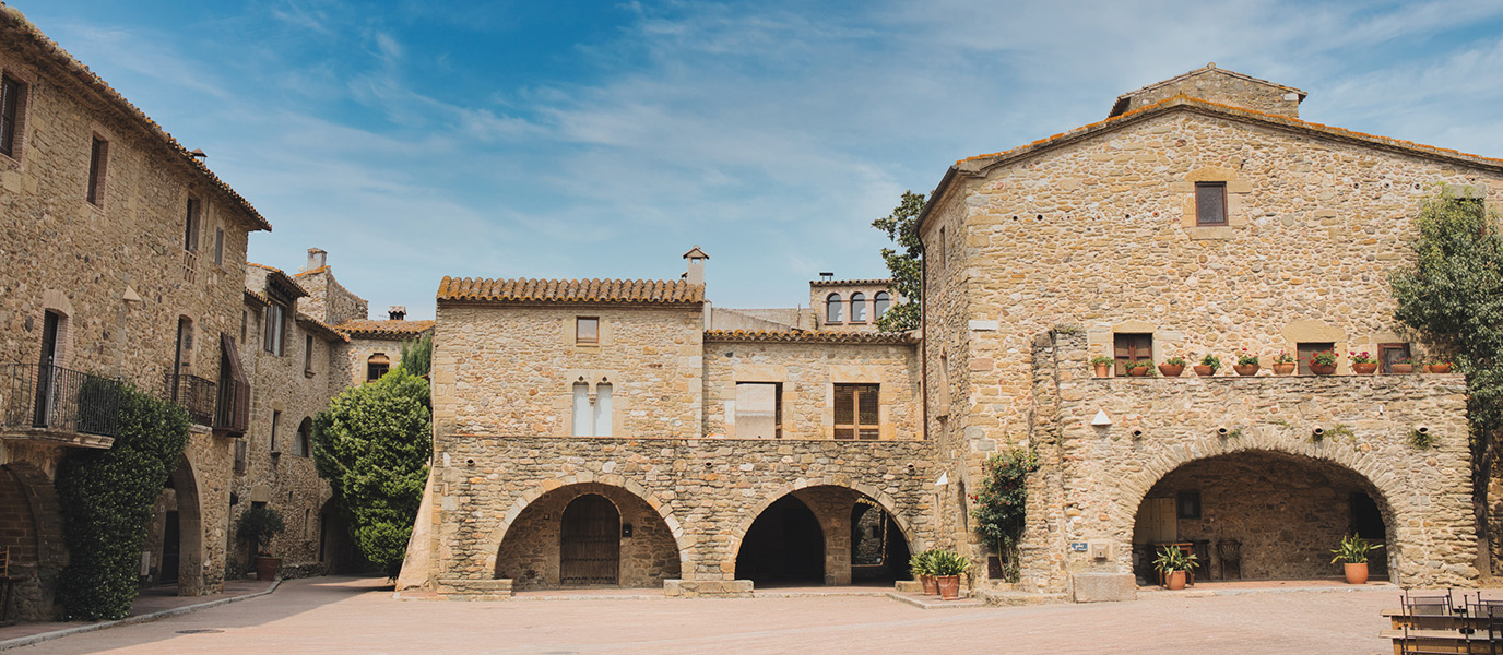 Monells, el encanto medieval de uno de los pueblos más bonitos del Empordà