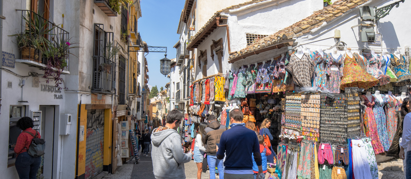 Alcaicería de Granada, el gran zoco de las compras