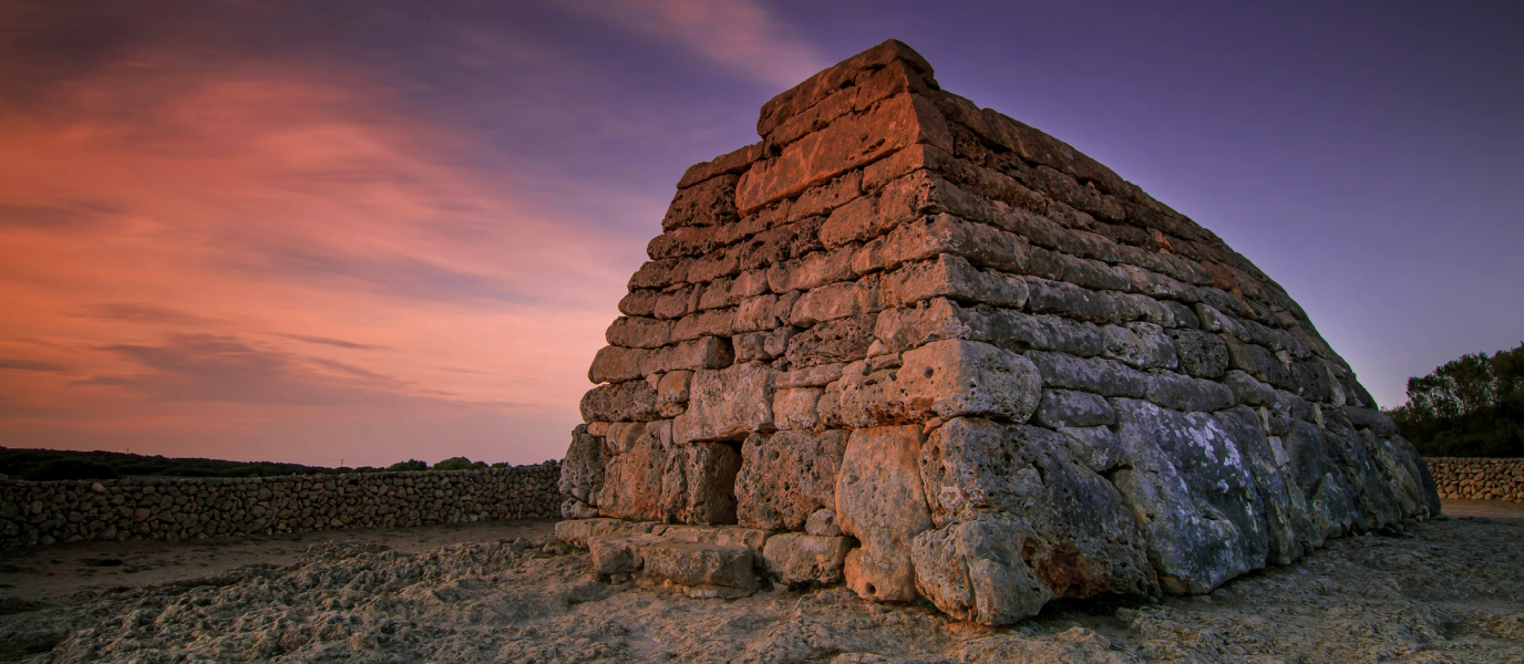 La naveta des Tudons, el edificio más antiguo de Europa