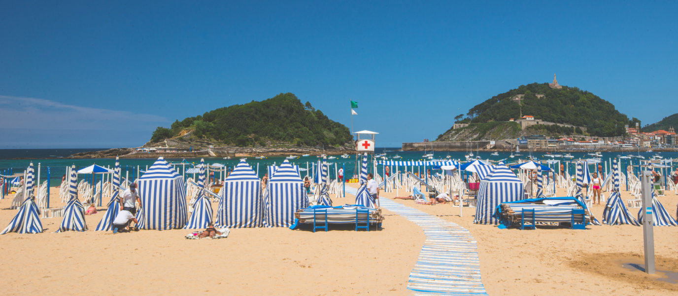 Ondarreta, una playa rodeada de jardines