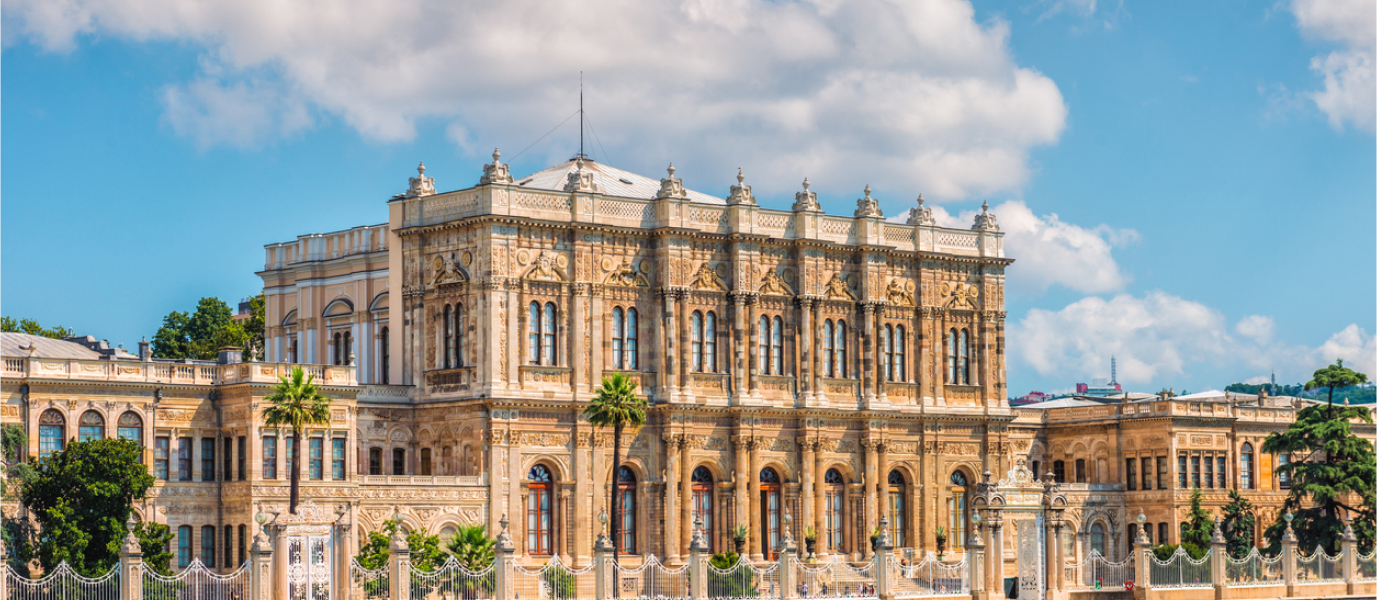 Dolmabahçe Palace, luxury along the Bosphorus