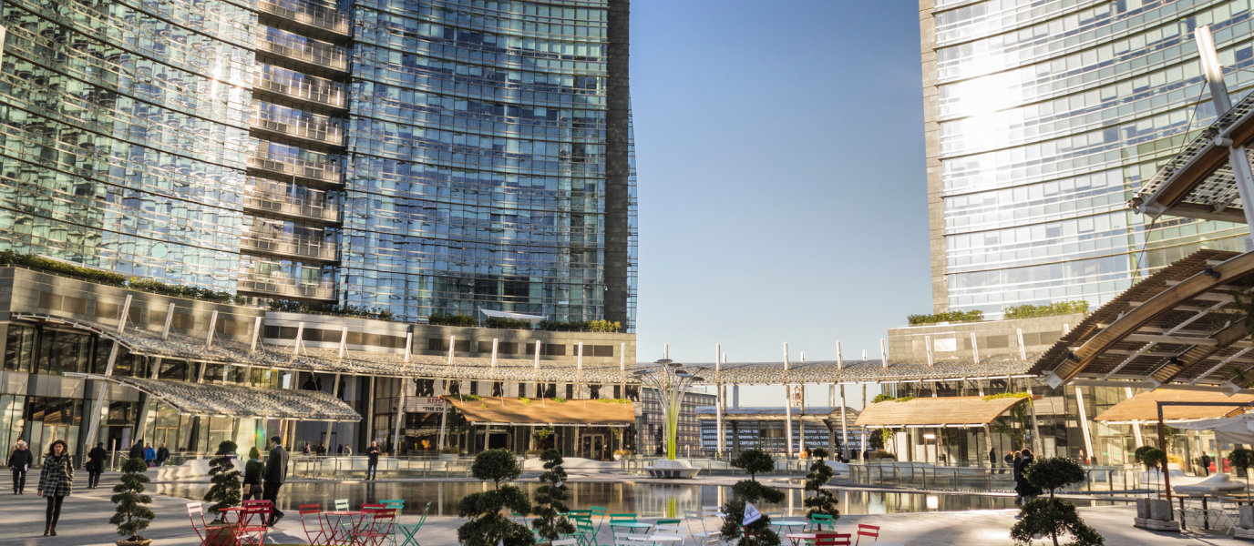 Piazza Gae Aulenti: the most futuristic corner of Milan