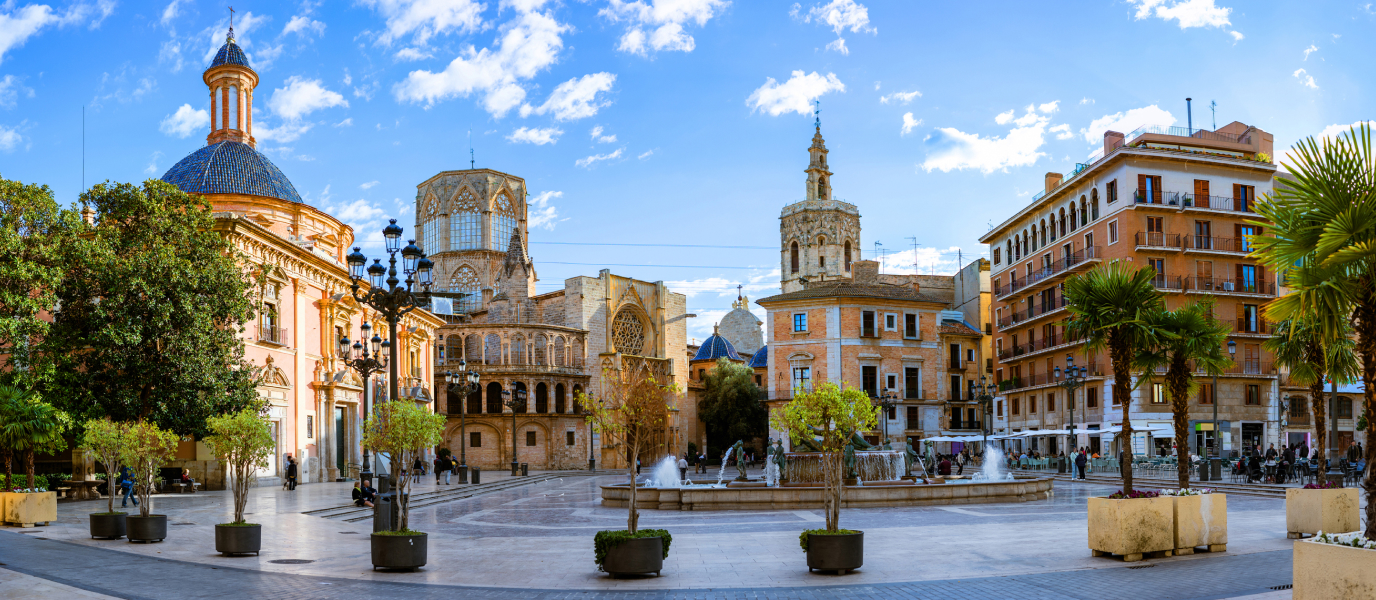 Valencia’s Plaça de l’Ajuntament: where it all starts