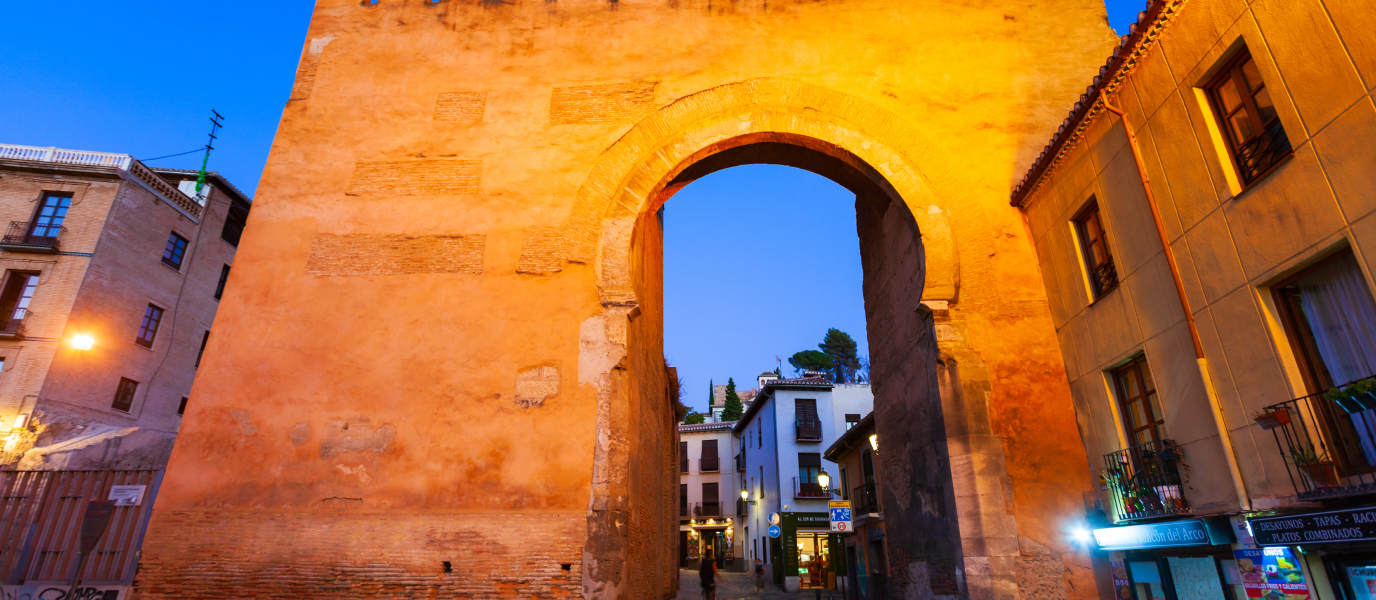 La Puerta de Elvira: la entrada a la Granada musulmana