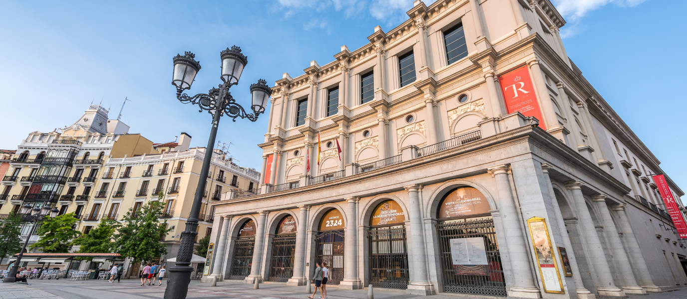 El Teatro Real de Madrid, un escenario áulico para vibrar con la ópera