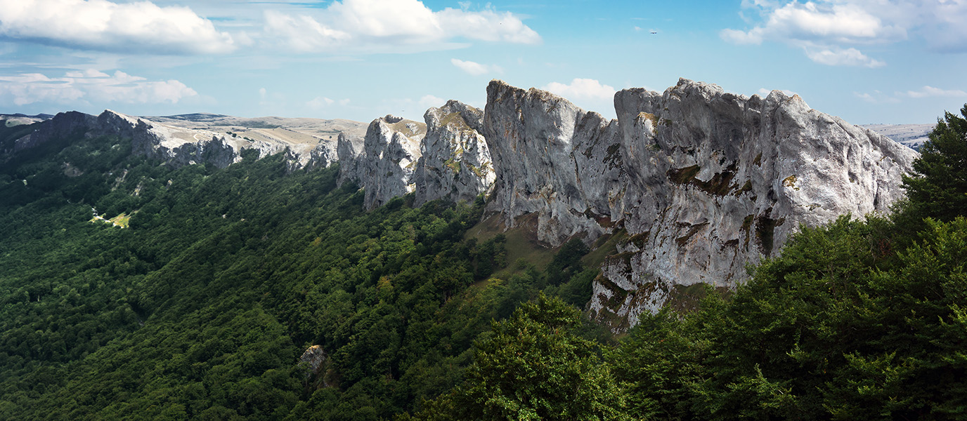 Sierra de Urbasa, entre hayedos encantados y ríos verde esmeralda