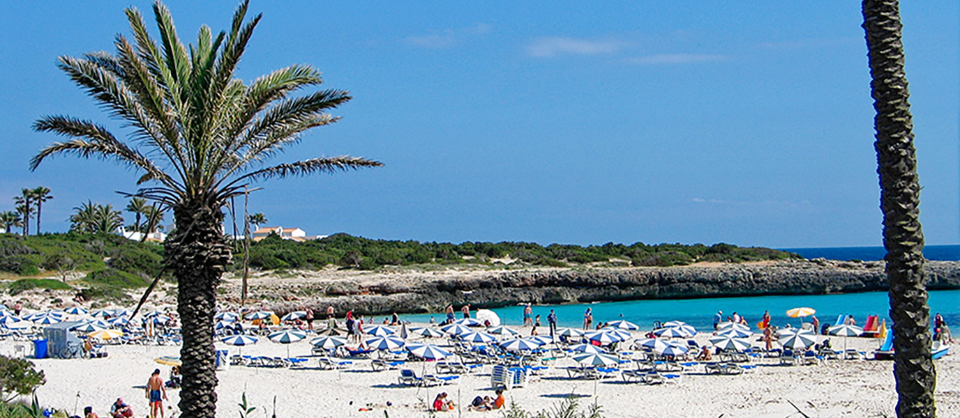 Playa de Son Xoriguer, una concha para disfrutar del mar