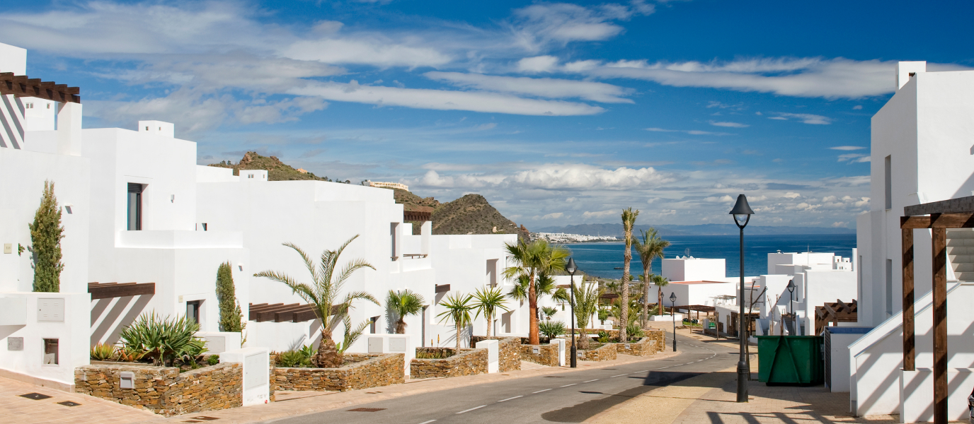 What to see in Mojácar: idyllic whitewashed houses and dreamlike beaches