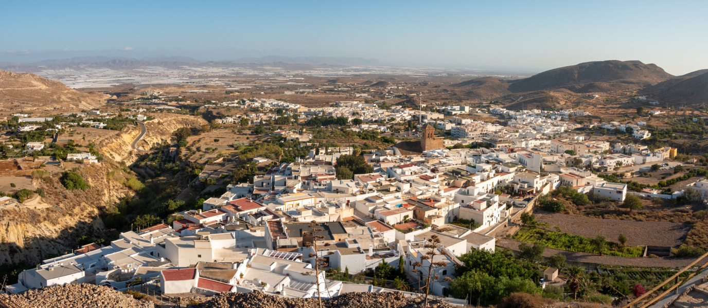 What to see in Níjar: a privileged enclave of mountains, countryside and sea