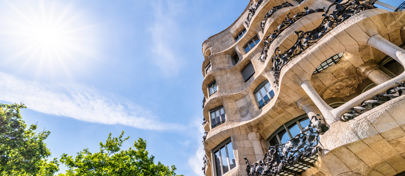 La casa Milà, una fantasía de piedra y hierro forjado