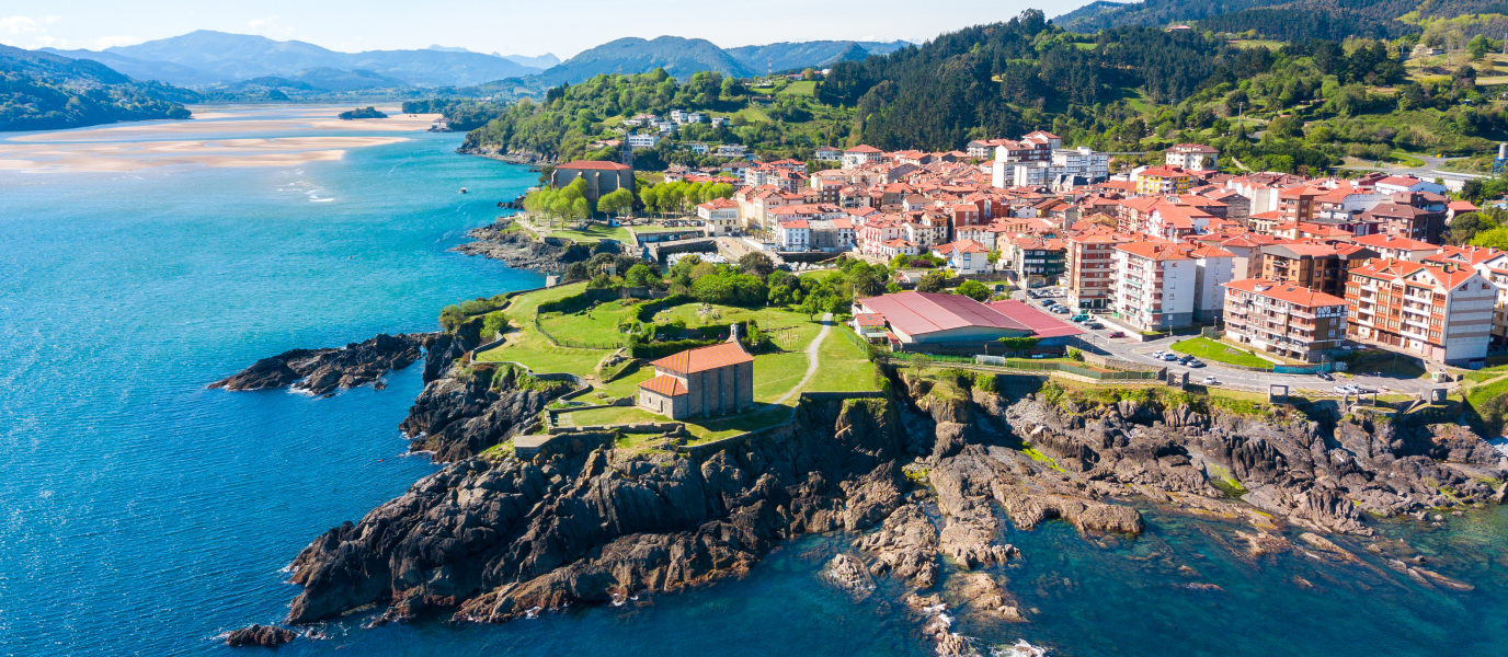 Qué ver en Mundaka, la localidad vizcaína del surf gracias a su famosa ola izquierda