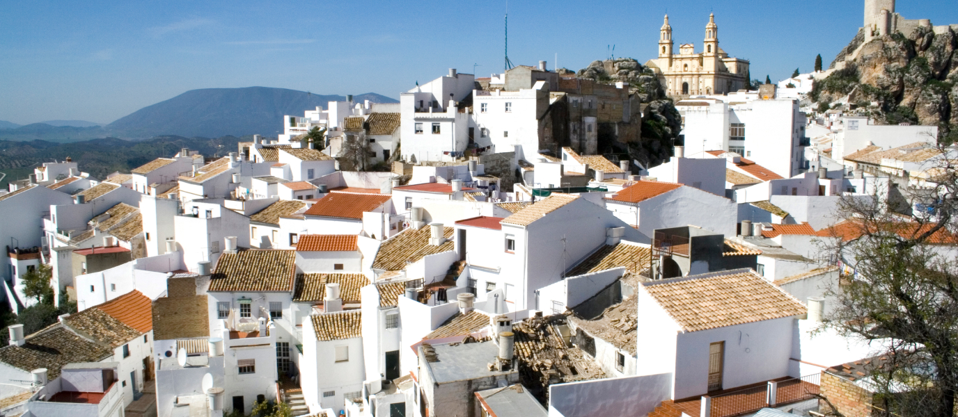 What to see in Olvera: a white village with a huge fortress