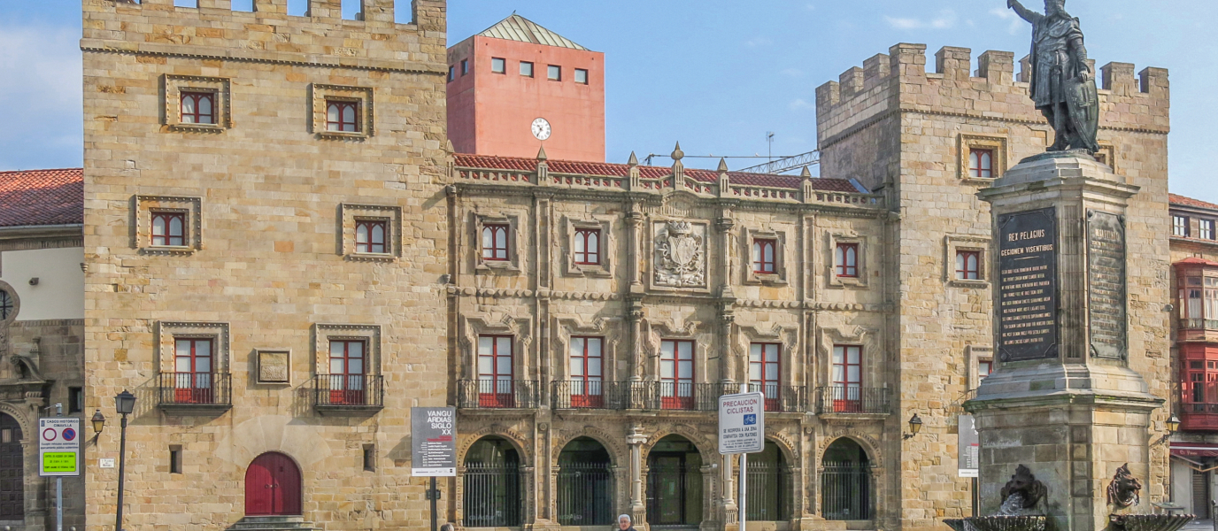 Revillagigedo, un imponente palacio en el centro de Gijón