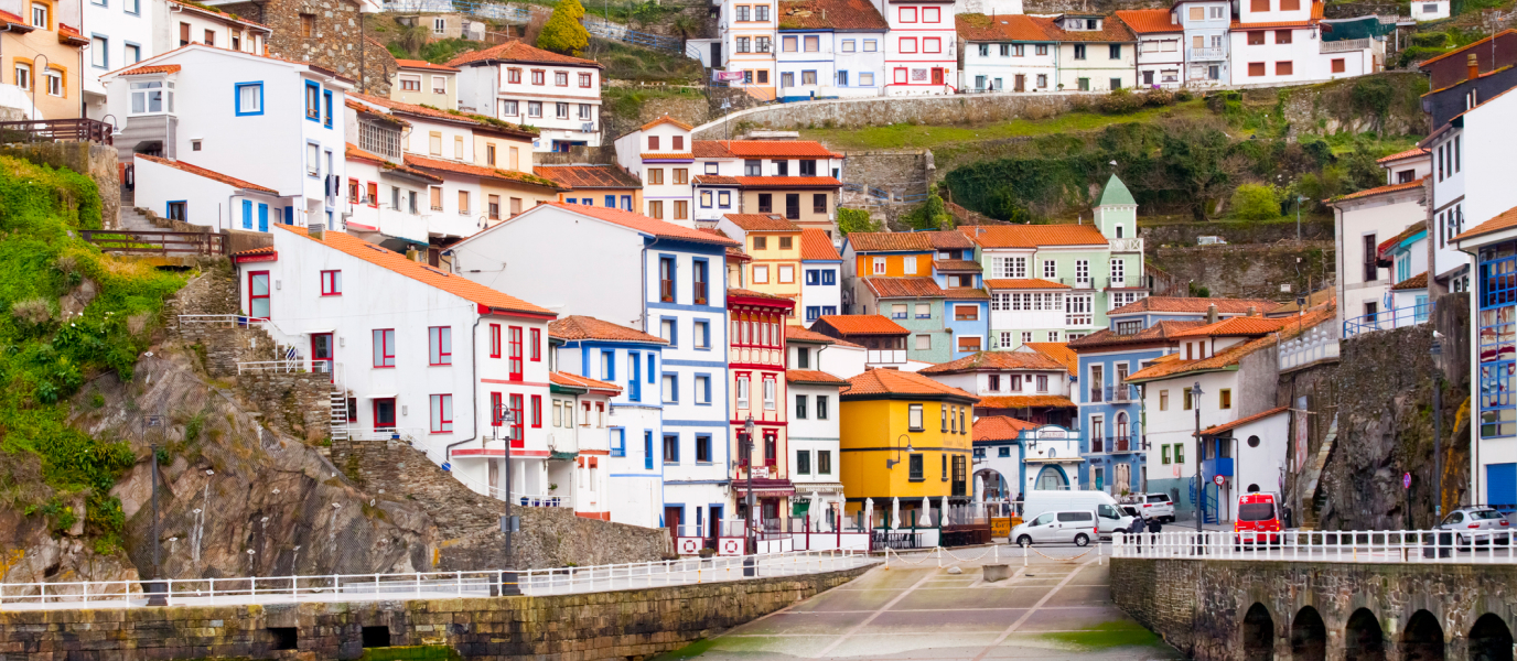 Cudillero, el pueblo donde las casas se apiñan para mirar al mar