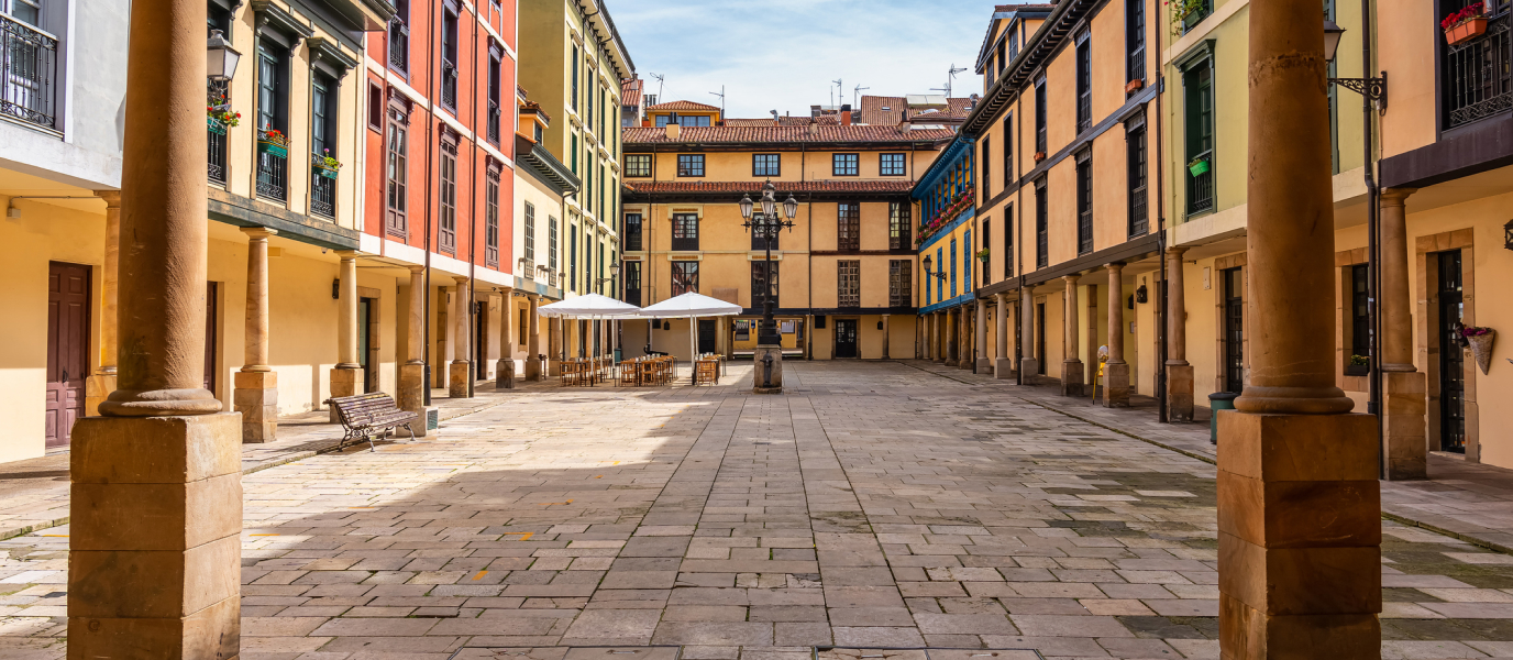 La Plaza del Fontán, bulliciosa y comercial