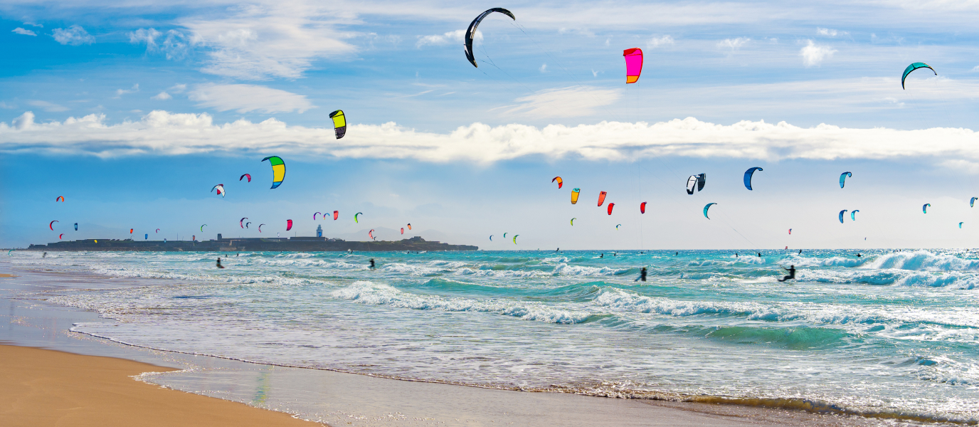 Surfing and kitesurfing in Tarifa: come to the kingdom of wind and waves