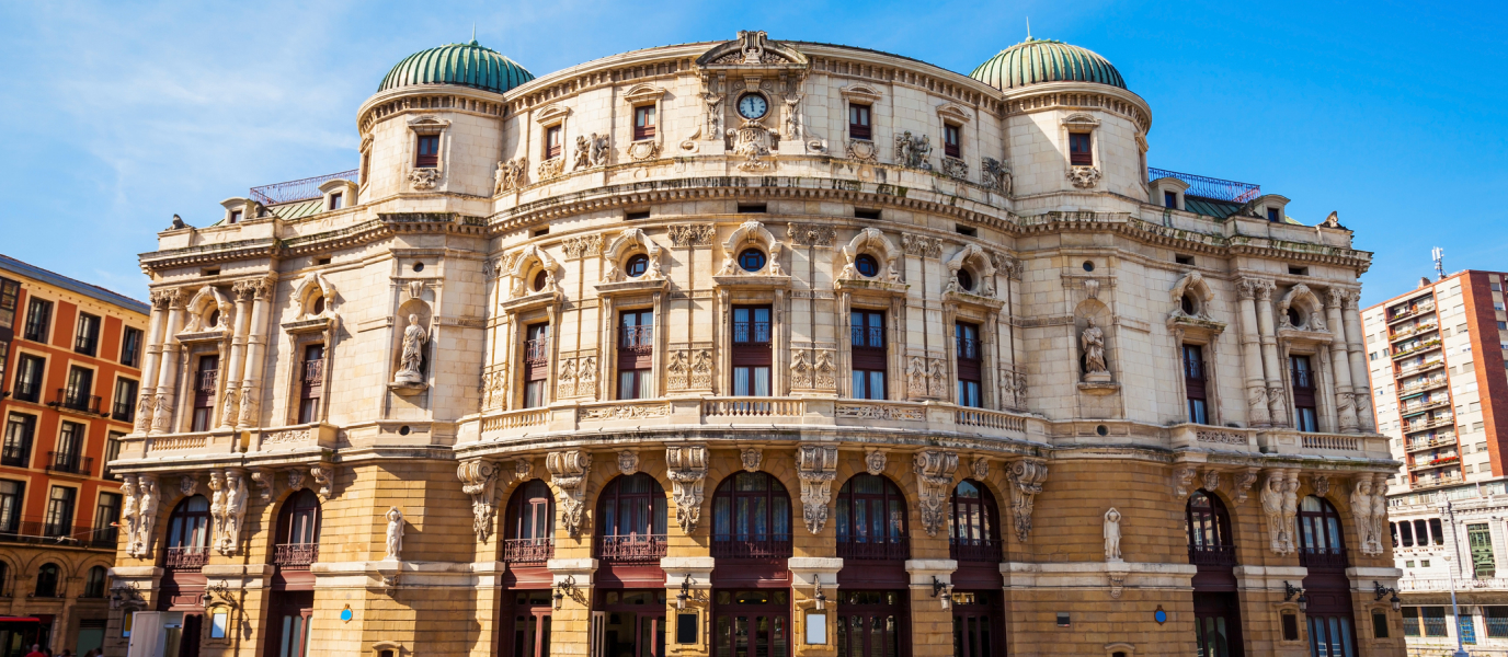 Teatro Arriaga, centenario pero con funciones muy actuales