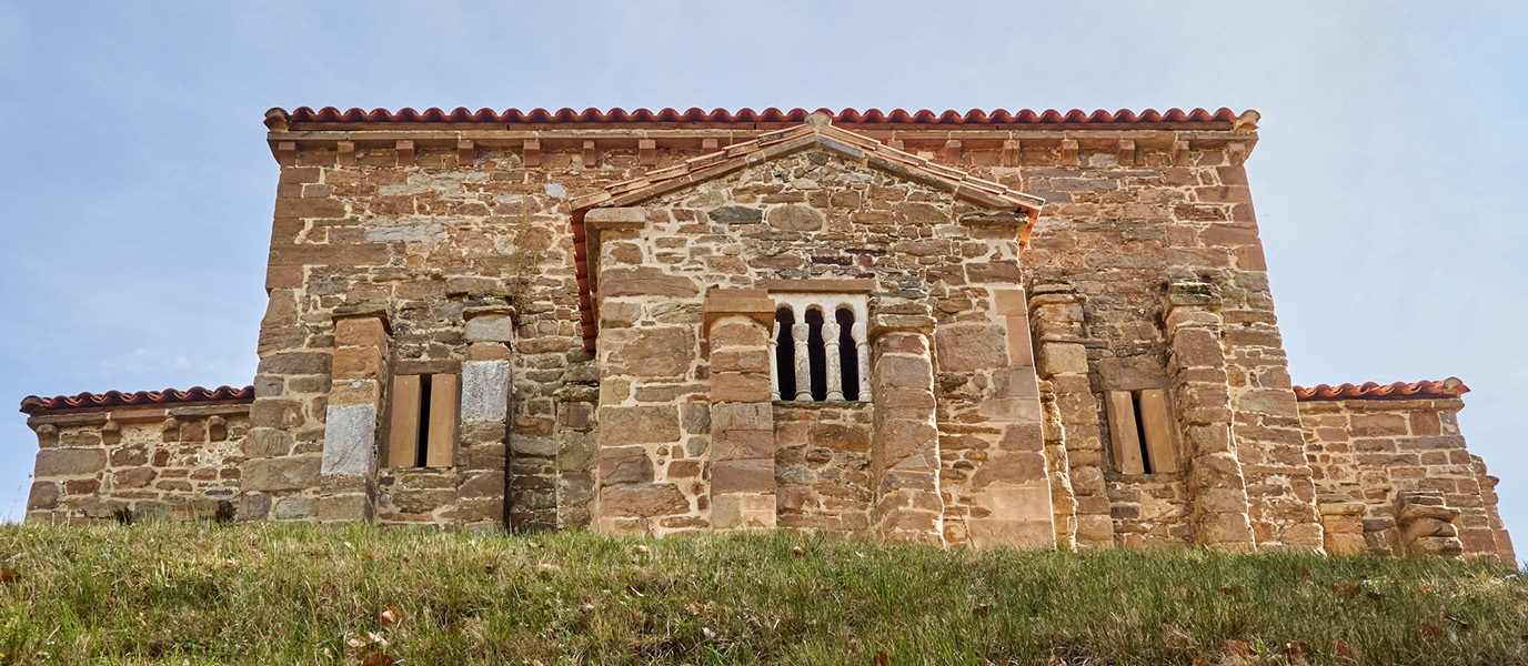 Santa Cristina de Lena, una iglesia con un origen misterioso